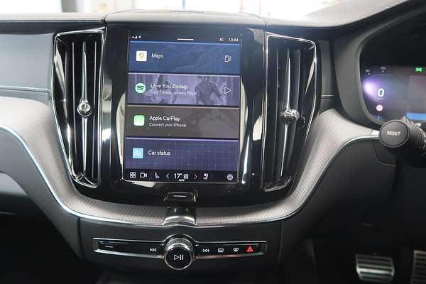 2021 Volvo XC60 B6 R-Design
