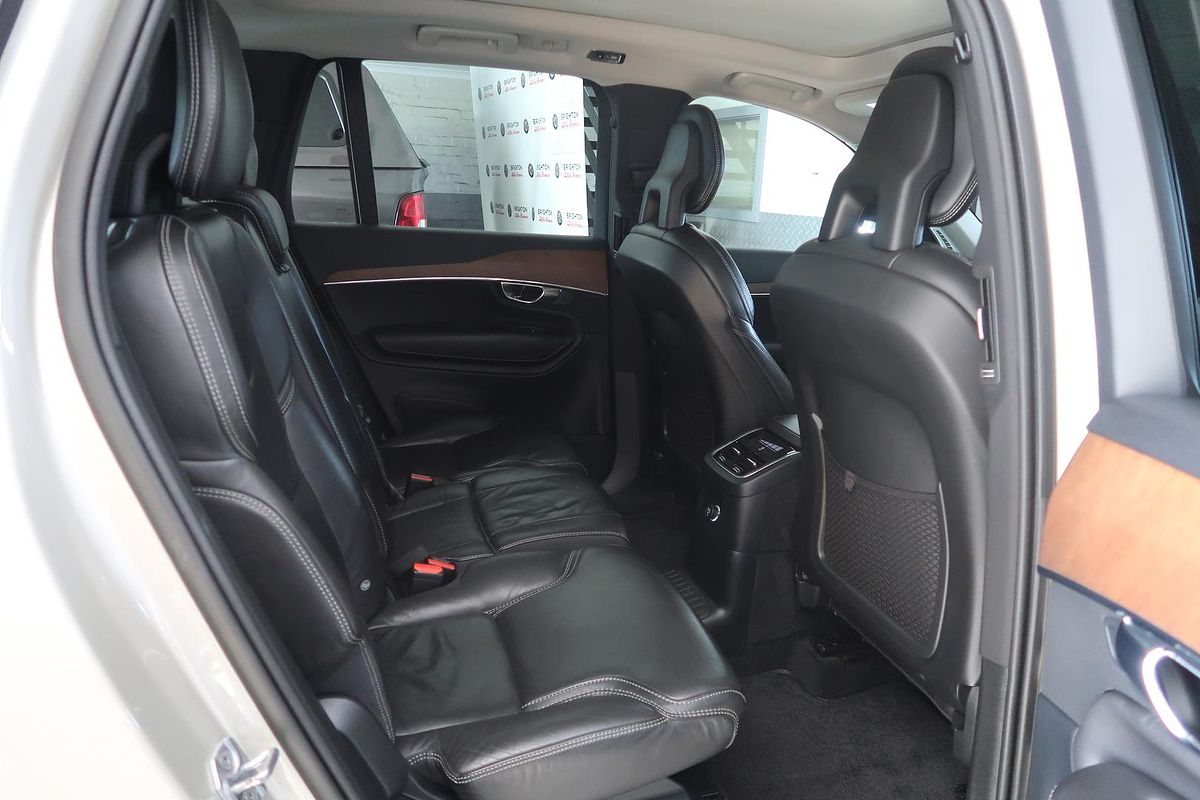 2016 Volvo XC90 T8 Inscription