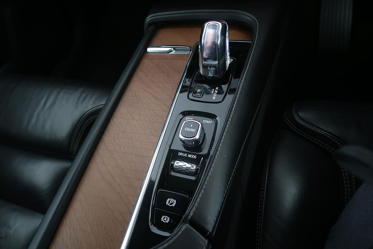 2016 Volvo XC90 T8 Inscription