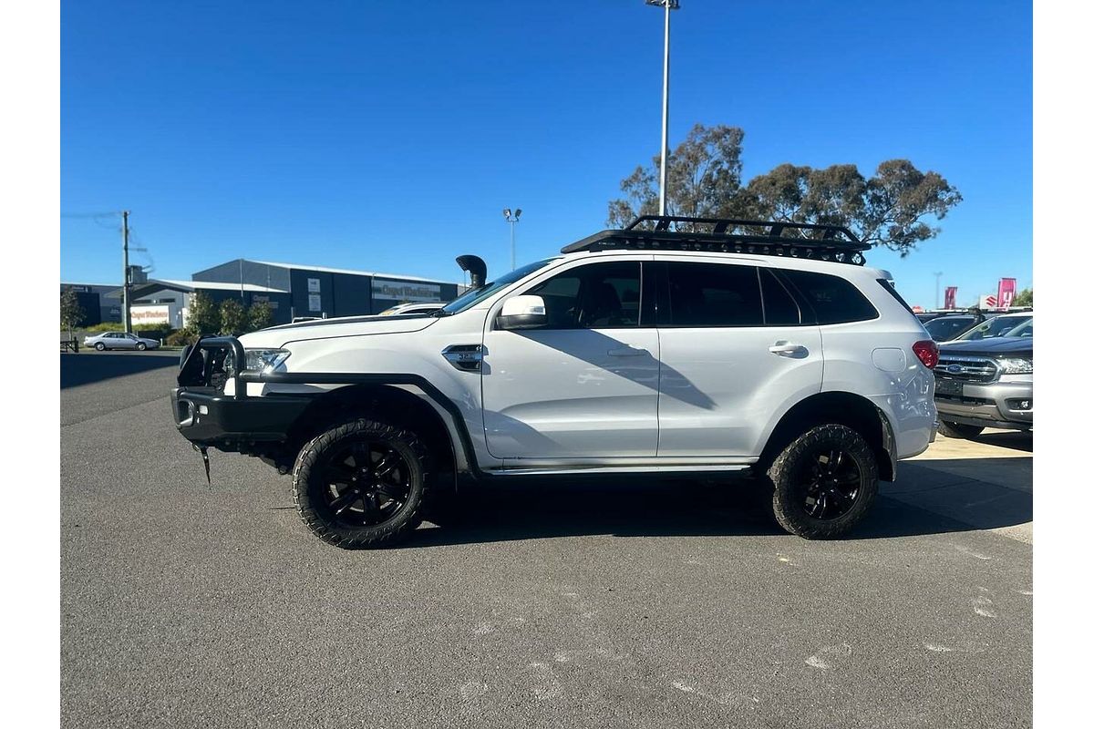 2017 Ford Everest Trend UA