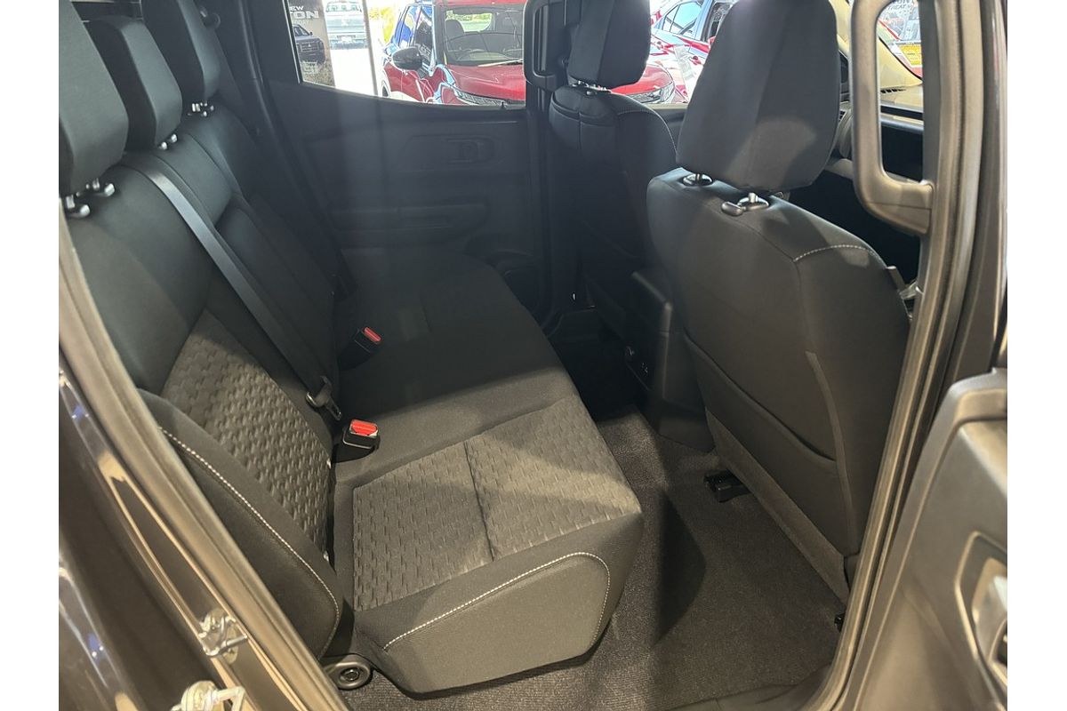 2024 Mitsubishi MV Triton GLX-R 2.4L D 6A/T 4X4 DC PU