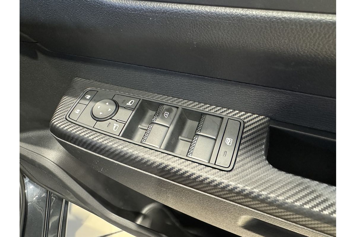 2024 Mitsubishi MV Triton GLX-R 2.4L D 6A/T 4X4 DC PU