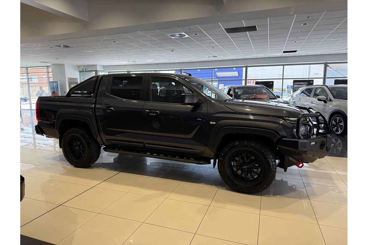 2024 Mitsubishi MV Triton GLX-R 2.4L D 6A/T 4X4 DC PU