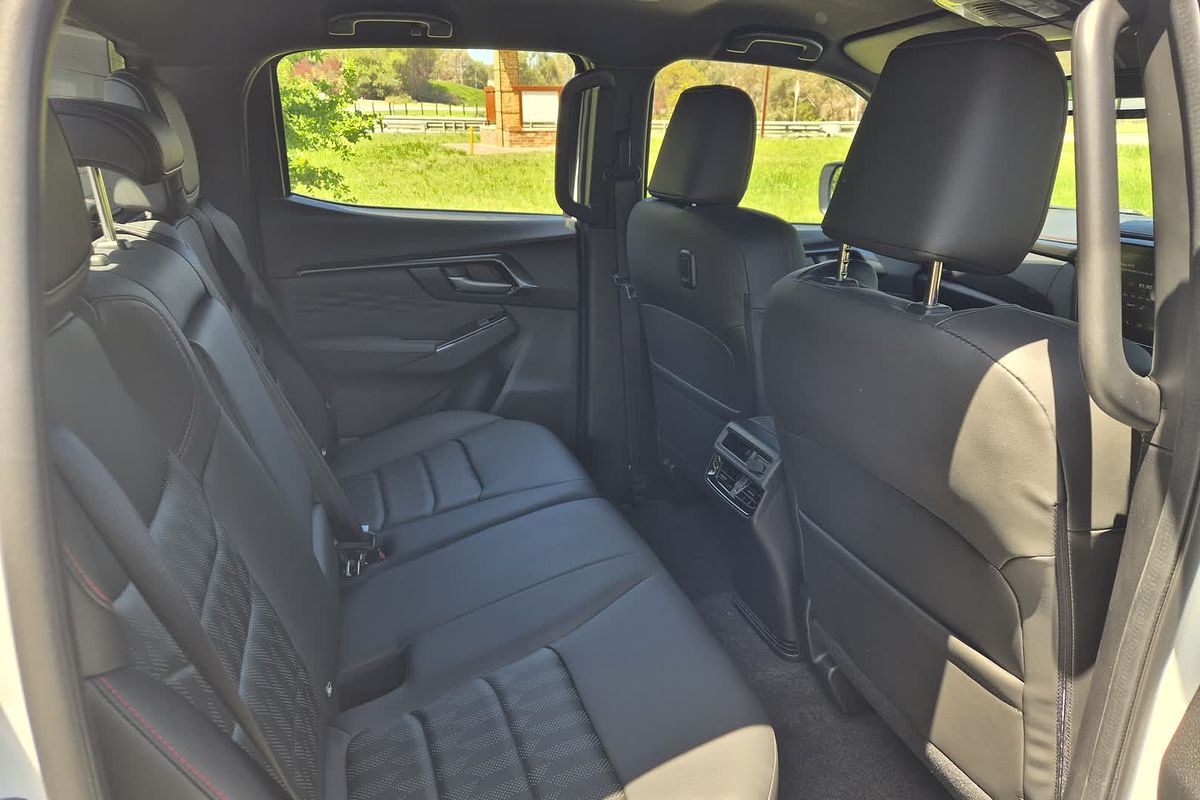 2024 Isuzu D-MAX X-TERRAIN 4X4