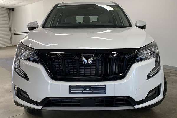 2024 Mahindra XUV700 AX7L