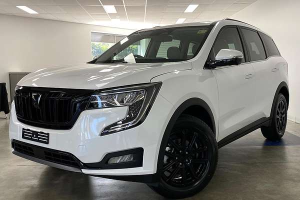 2024 Mahindra XUV700 AX7L