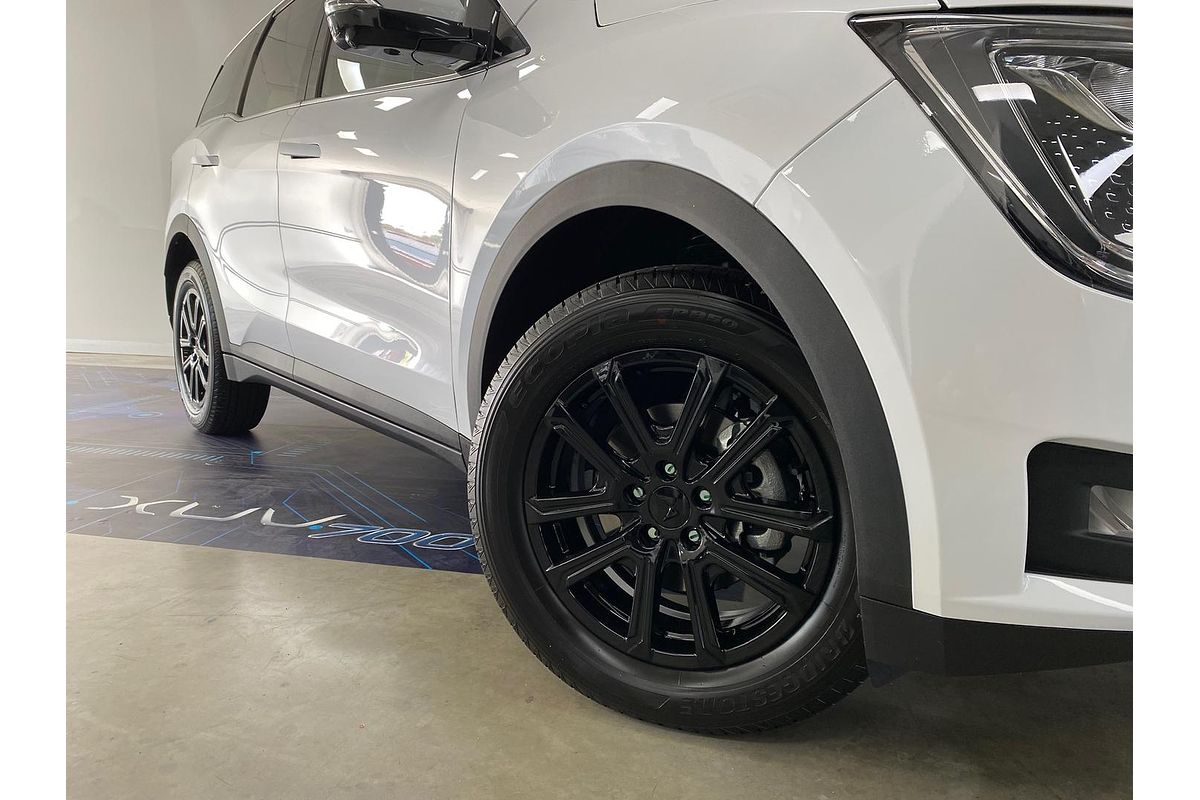 2024 Mahindra XUV700 AX7L