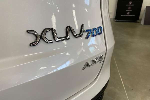 2024 Mahindra XUV700 AX7L