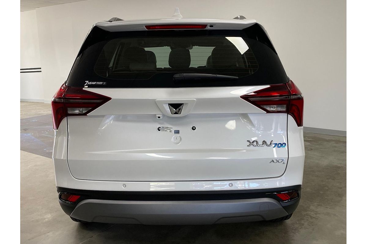 2024 Mahindra XUV700 AX7L