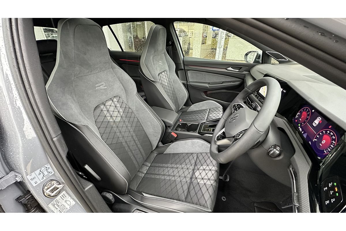 2024 Volkswagen Golf 110TSI R-Line 8