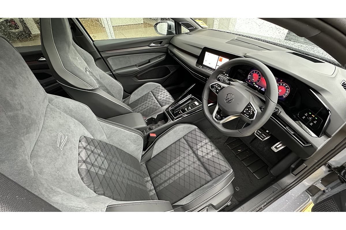 2024 Volkswagen Golf 110TSI R-Line 8