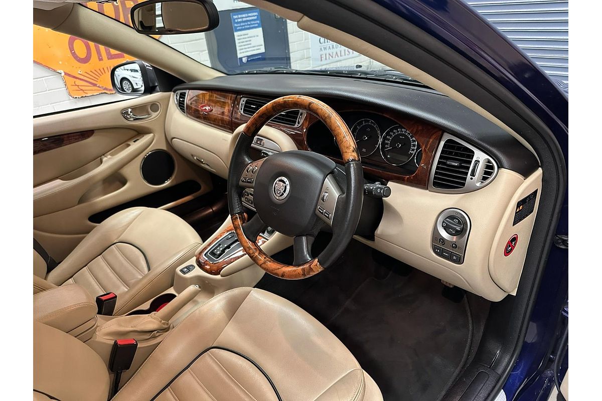 2009 Jaguar X-Type LE X400