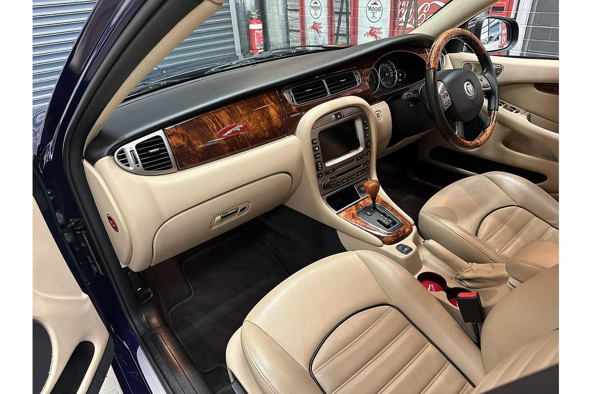 2009 Jaguar X-Type LE X400