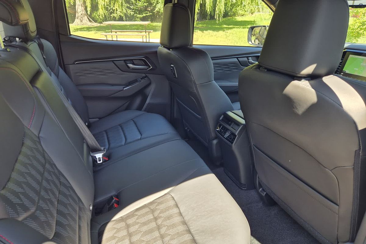 2024 Isuzu D-MAX X-TERRAIN 4X4