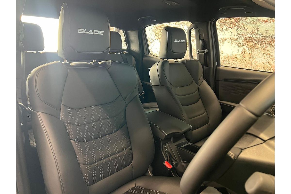 2024 Isuzu D-MAX BLADE 4X4