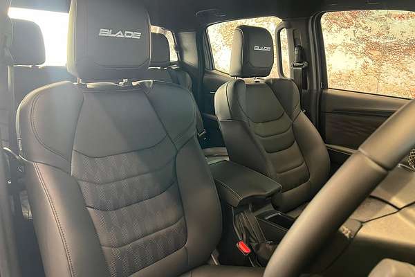 2024 Isuzu D-MAX BLADE 4X4