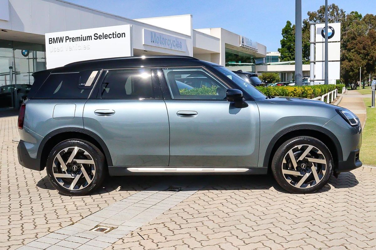 2024 MINI Countryman S Favoured U25