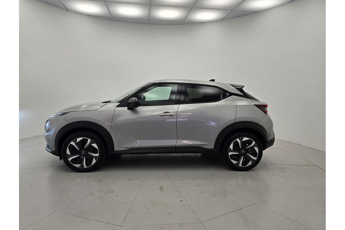 Nissan JUKE STL 2WD AUTO