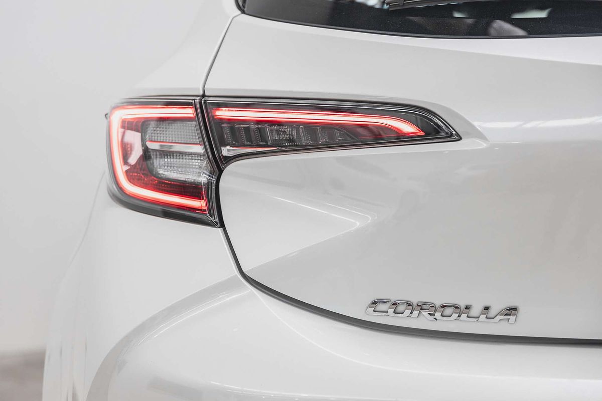 2018 Toyota Corolla Ascent Sport Hybrid ZWE211R