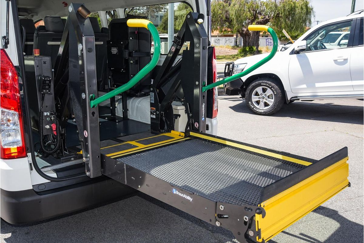 2019 Toyota Hiace Commuter GDH322R