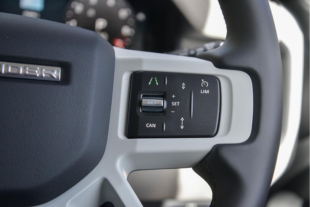 2024 Land Rover Defender 130 P400 X-Dynamic SE L663