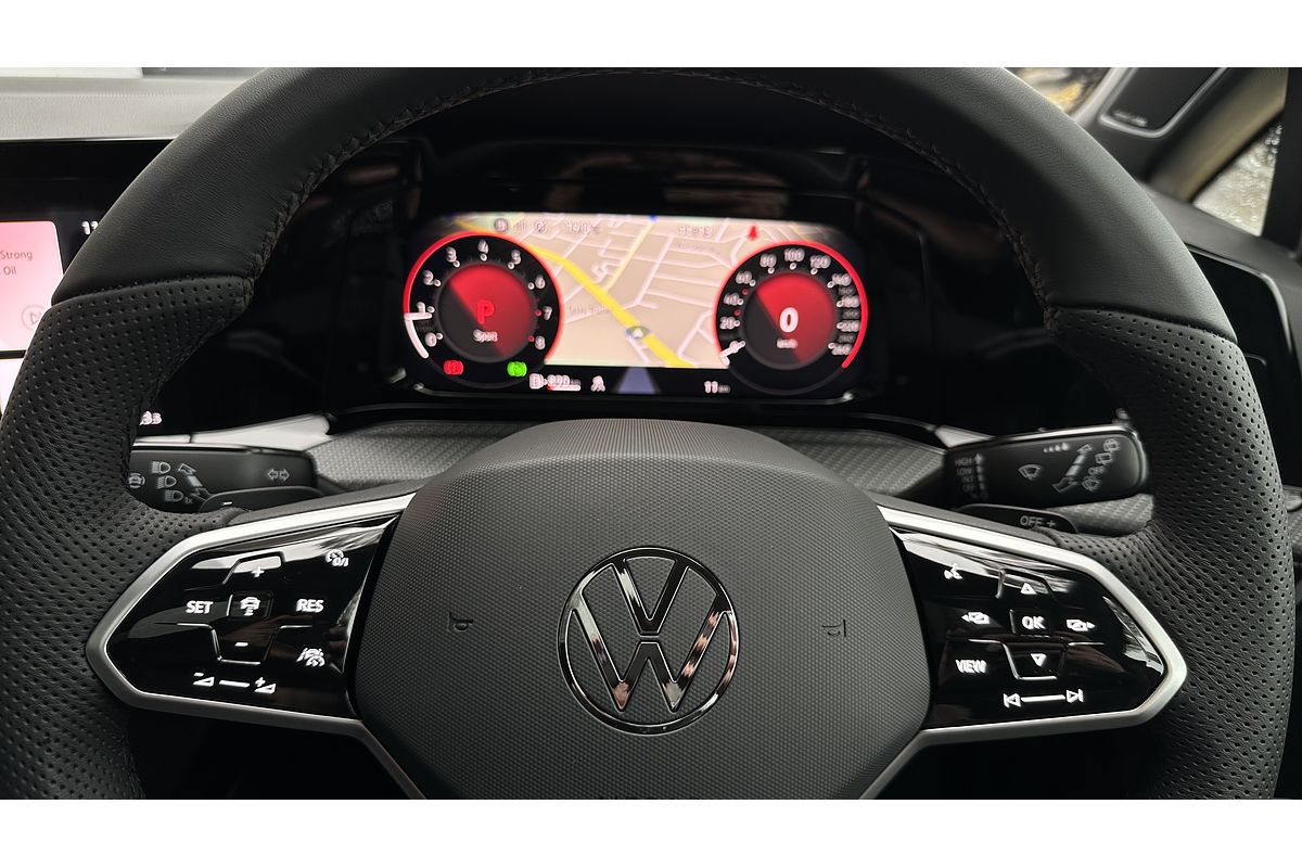 2024 Volkswagen Golf 110TSI R-Line 8
