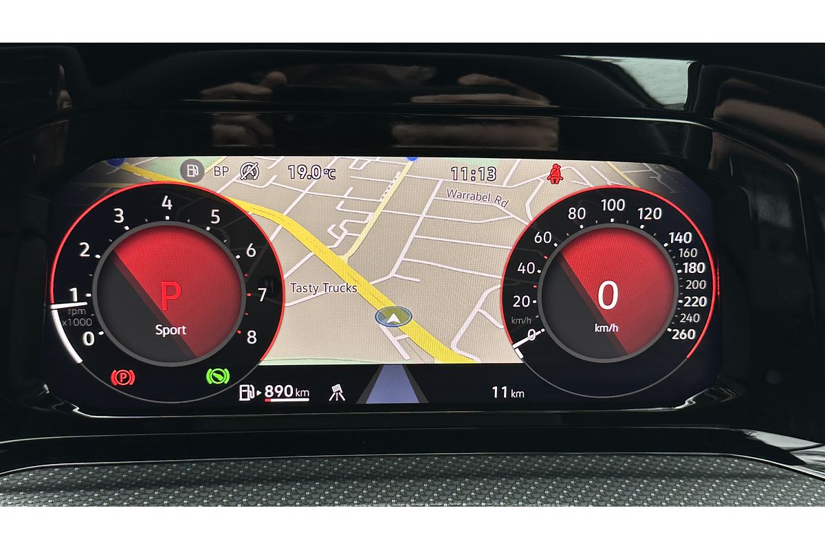 2024 Volkswagen Golf 110TSI R-Line 8
