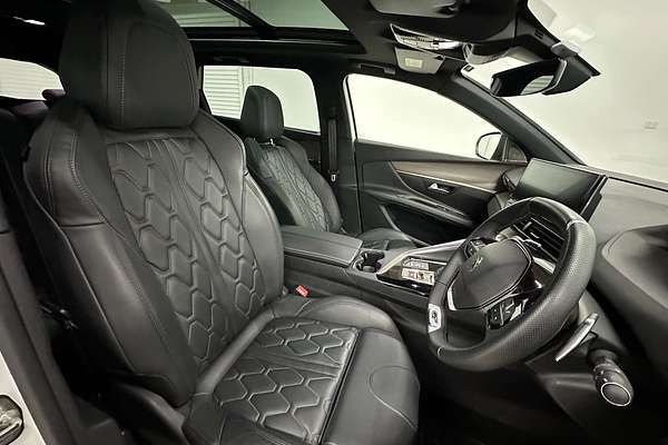 2022 Peugeot 5008 GT Sport P87