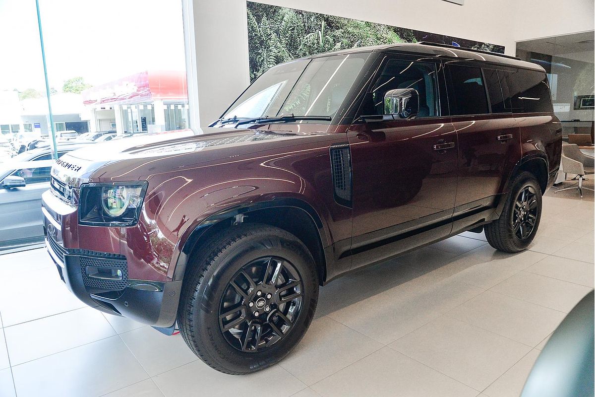 2024 Land Rover Defender 130 P400 X-Dynamic SE L663