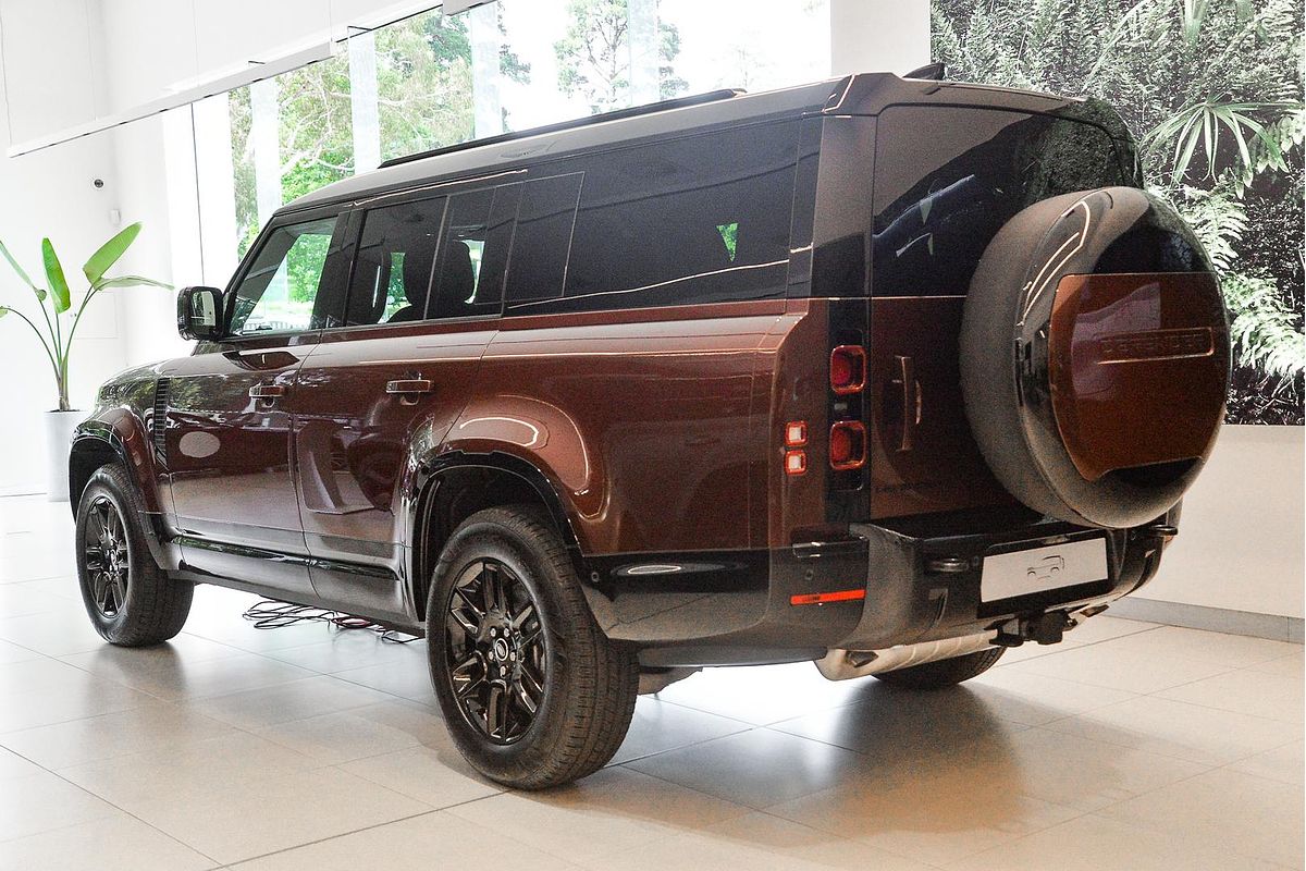 2024 Land Rover Defender 130 P400 X-Dynamic SE L663
