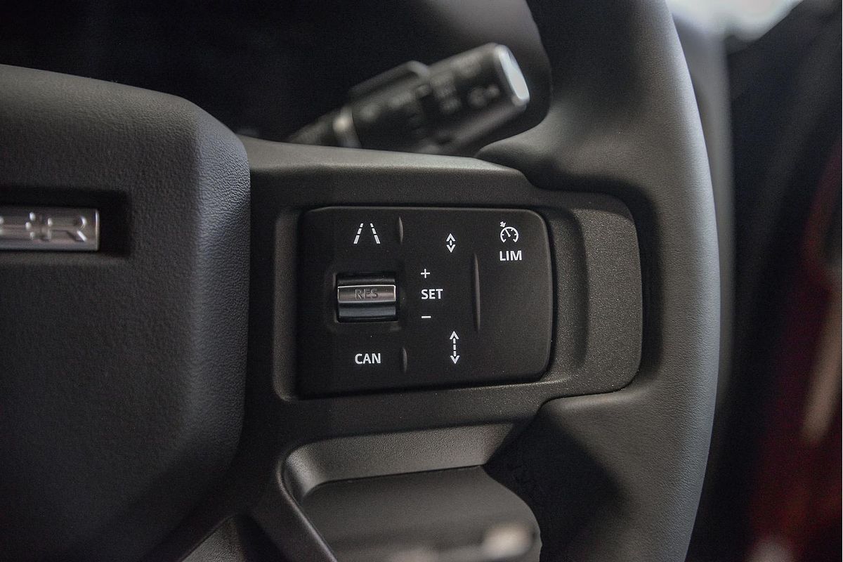 2024 Land Rover Defender 130 P400 X-Dynamic SE L663