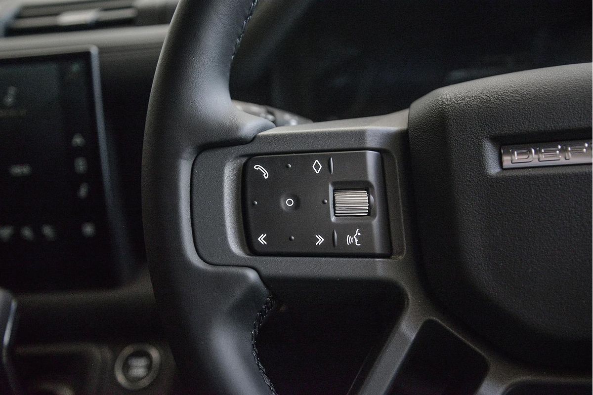 2024 Land Rover Defender 130 P400 X-Dynamic SE L663