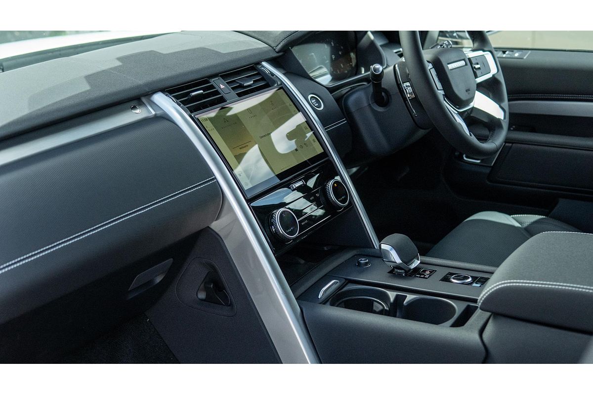 2024 Land Rover Discovery D300 Dynamic SE Series 5