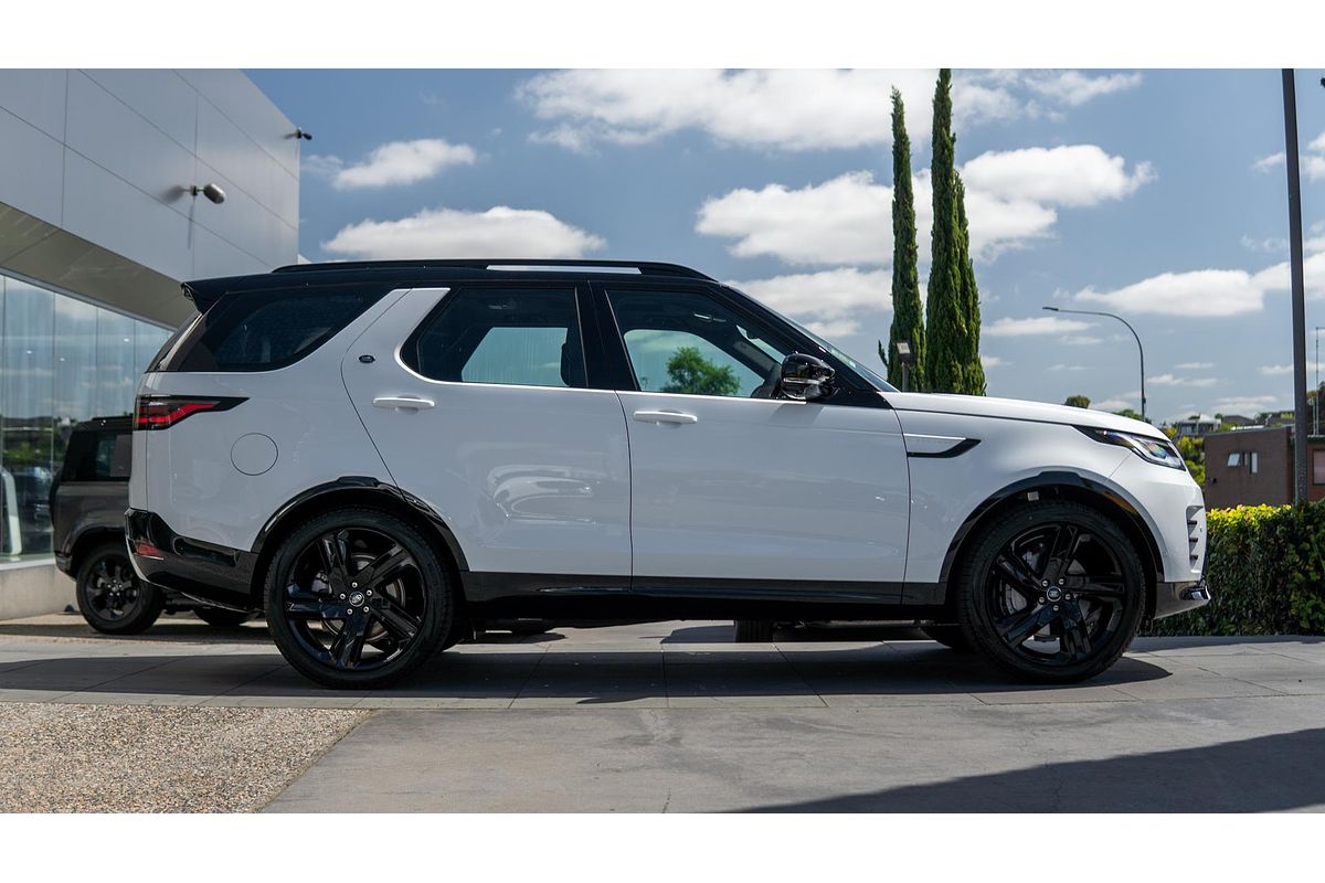 2024 Land Rover Discovery D300 Dynamic SE Series 5