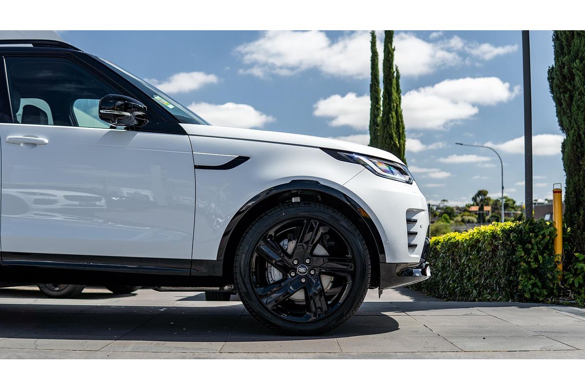 2024 Land Rover Discovery D300 Dynamic SE Series 5