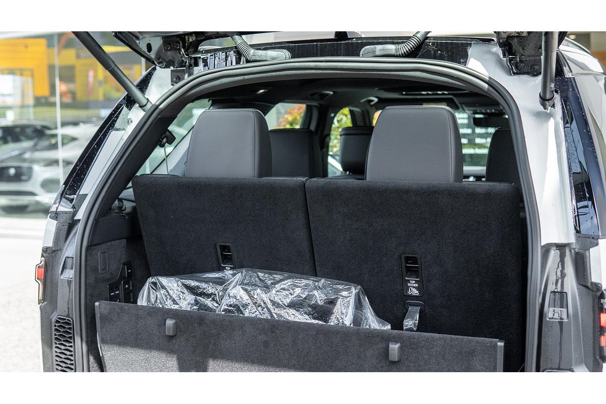 2024 Land Rover Discovery D300 Dynamic SE Series 5
