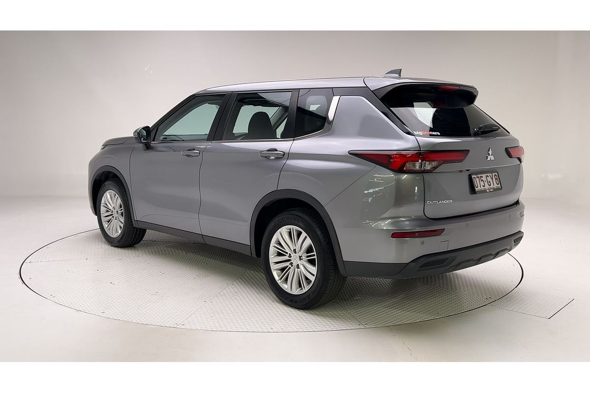 2022 Mitsubishi Outlander ES ZM