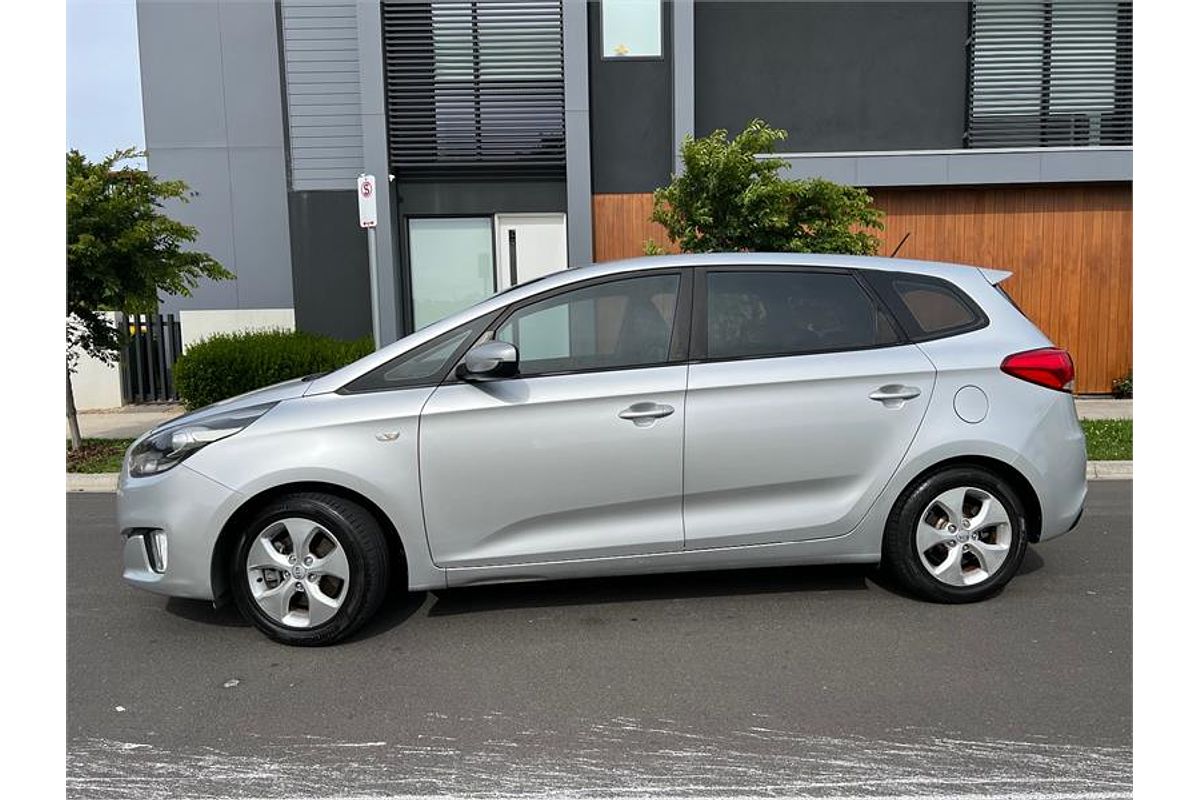2013 Kia RONDO Si RP