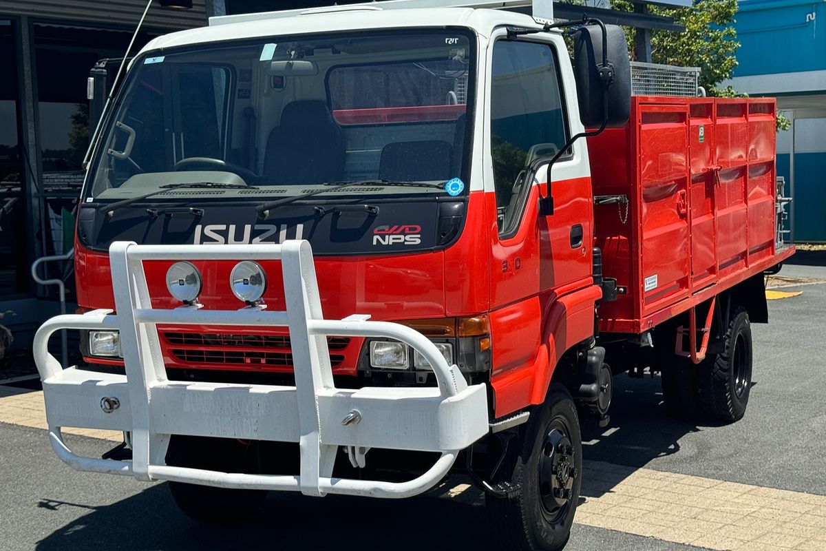 1996 Isuzu NPS 4X4 300