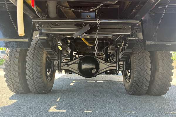 1996 Isuzu NPS 4X4 300