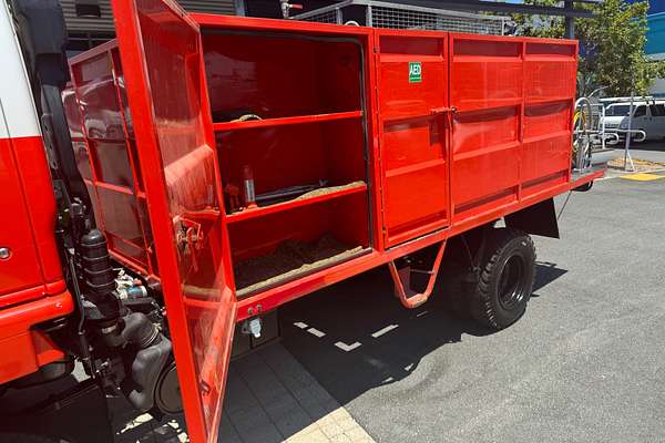 1996 Isuzu NPS 4X4 300