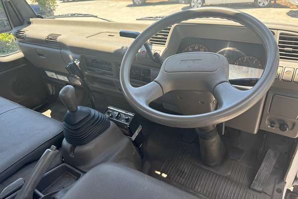 1996 Isuzu NPS 4X4 300