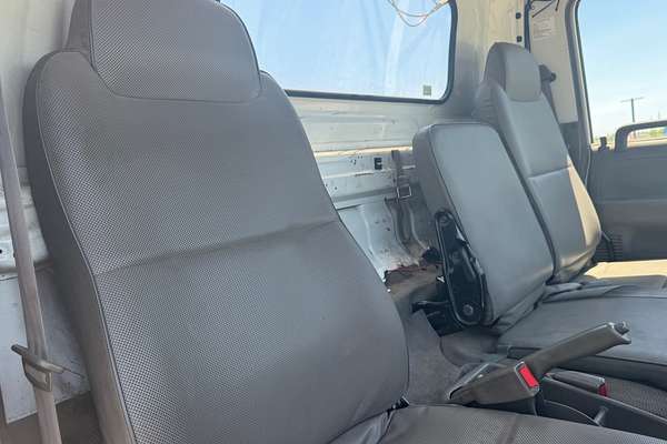 1996 Isuzu NPS 4X4 300