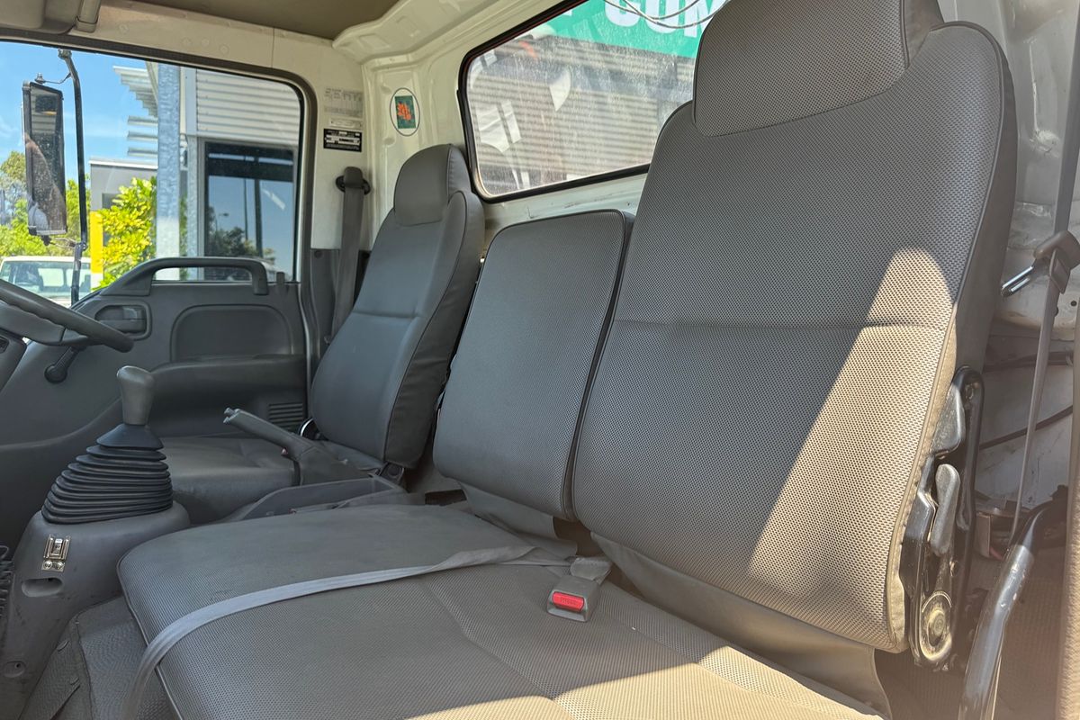 1996 Isuzu NPS 4X4 300
