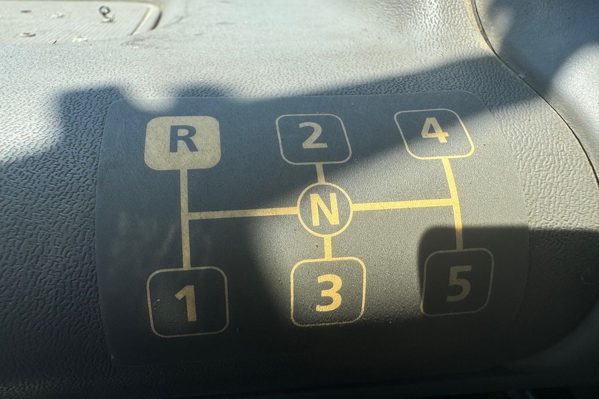 1996 Isuzu NPS 4X4 300
