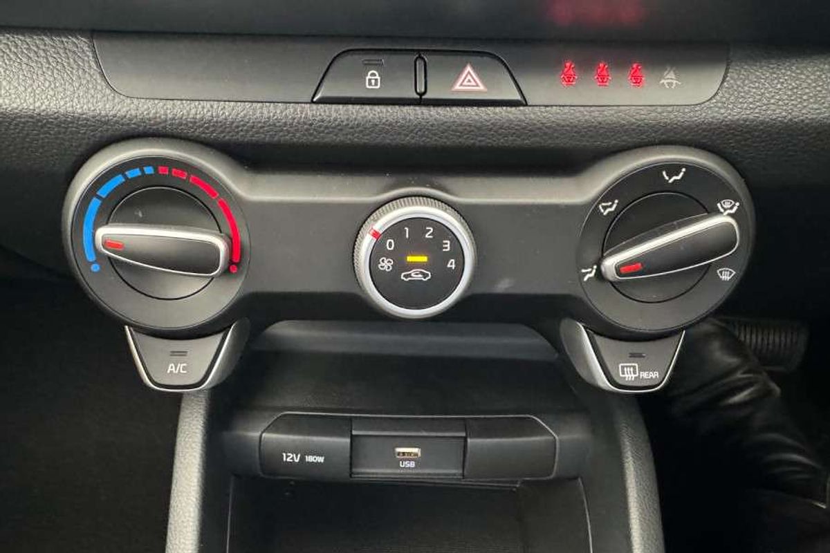 2024 Kia Stonic S YB