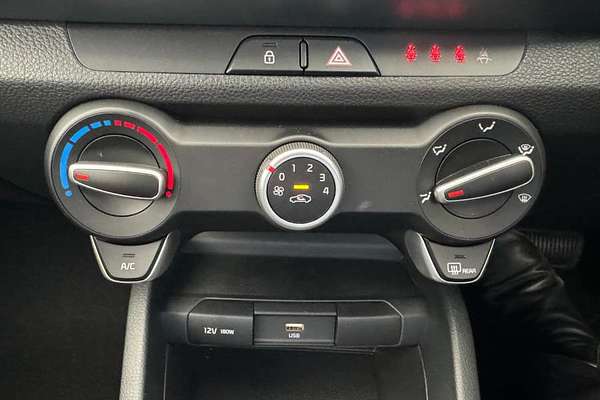 2024 Kia Stonic S YB