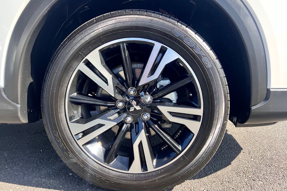 2023 Mitsubishi Eclipse Cross LS YB