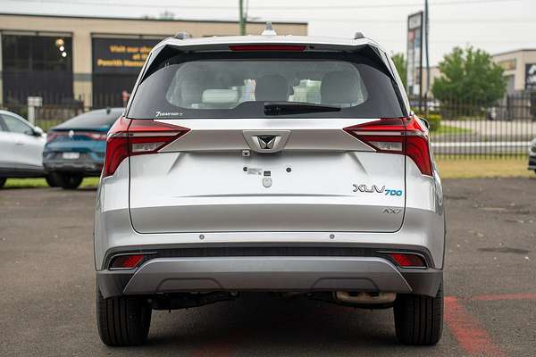 2023 Mahindra XUV700 AX7