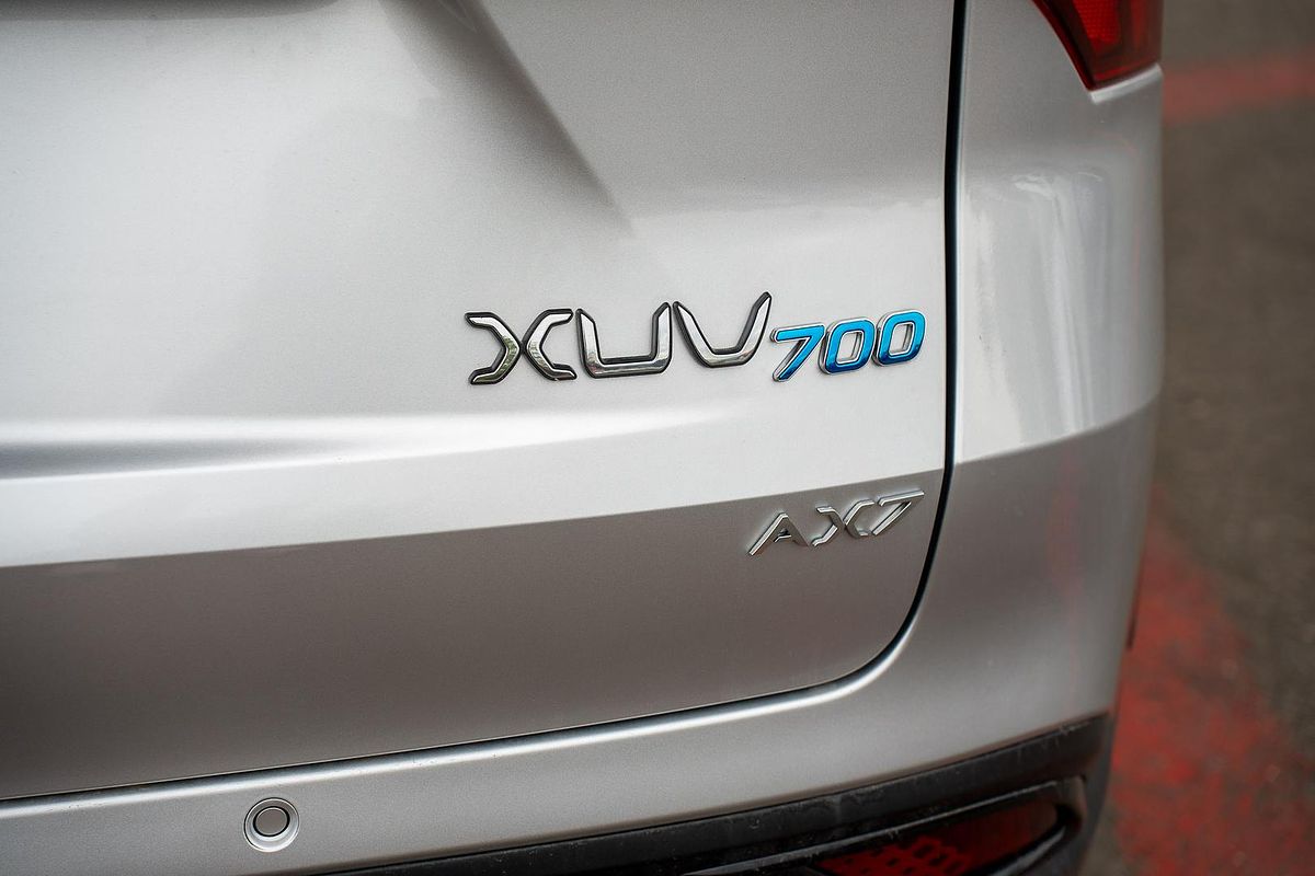 2023 Mahindra XUV700 AX7